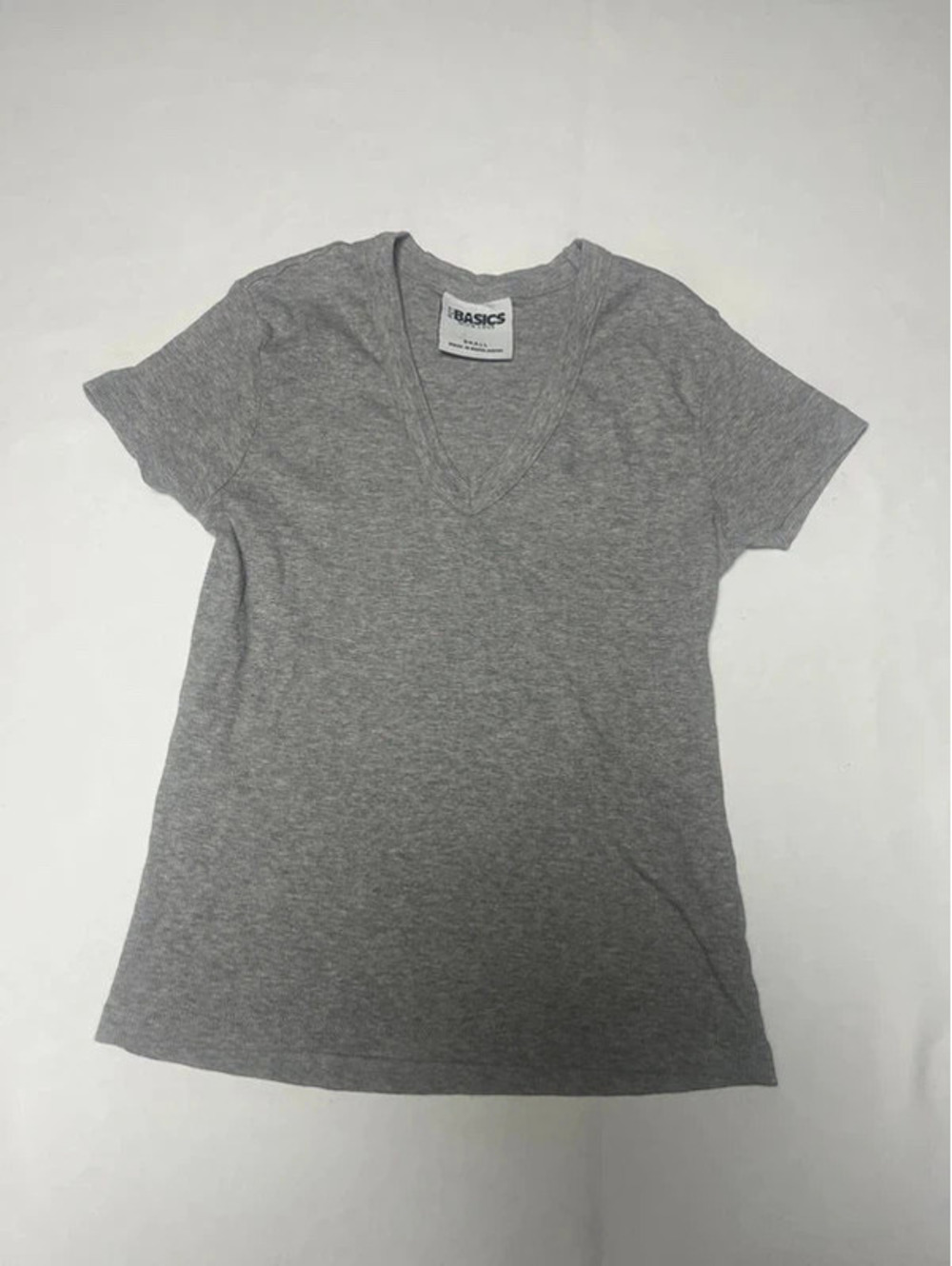 Small juniors women’s T-shirt, gray V-neck